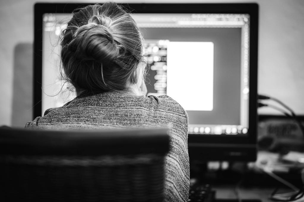 Autonomous task automation robots